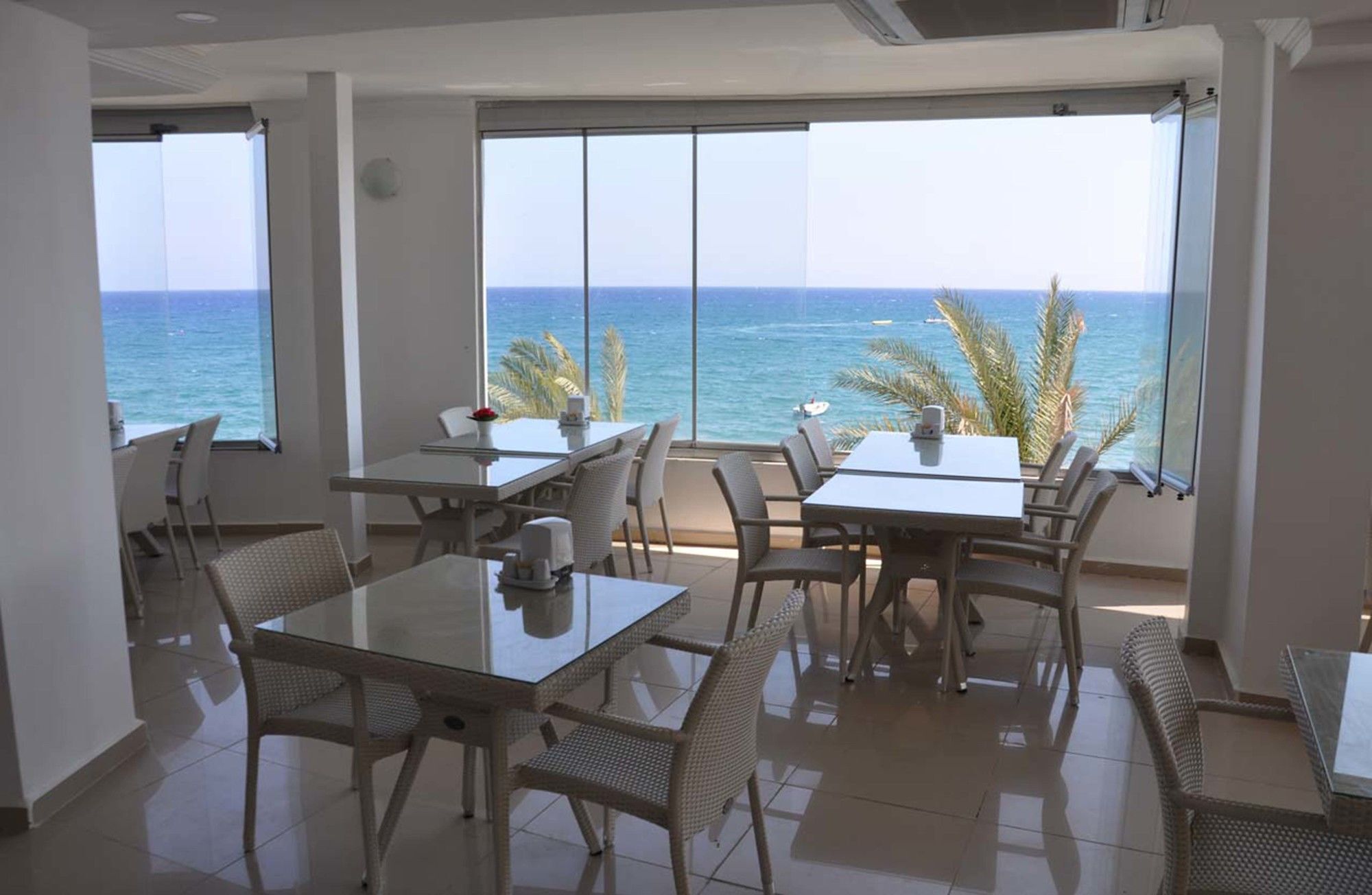Tepe Beach Hotel Kızkalesi Exterior foto